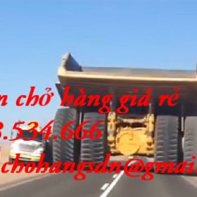 Xe khổng lồ trên đường cao tốc