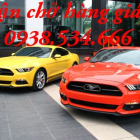 Cặp đôi Ford Mustang kỷ niệm 50 năm tại Hà Nội.