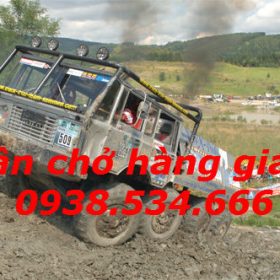 Xe tải 8 bánh trổ tài off-road