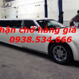 Xế độc Chrysler 300 Touring dài 9 m tại Việt Nam