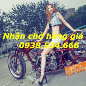 Đứng ngồi không yên trước mỹ nữ gợi cảm bên Harley