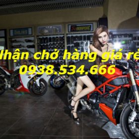 Người đẹp tạo dáng bên chiếc Aprilia hầm hố